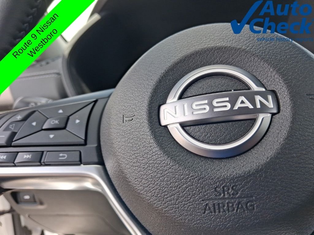 Used 2025 White Nissan SV image 27