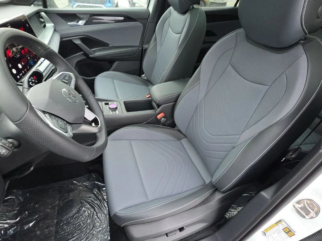 New 2026 Opal White Pearl Volkswagen 2.0T SE R-Line Black image 13