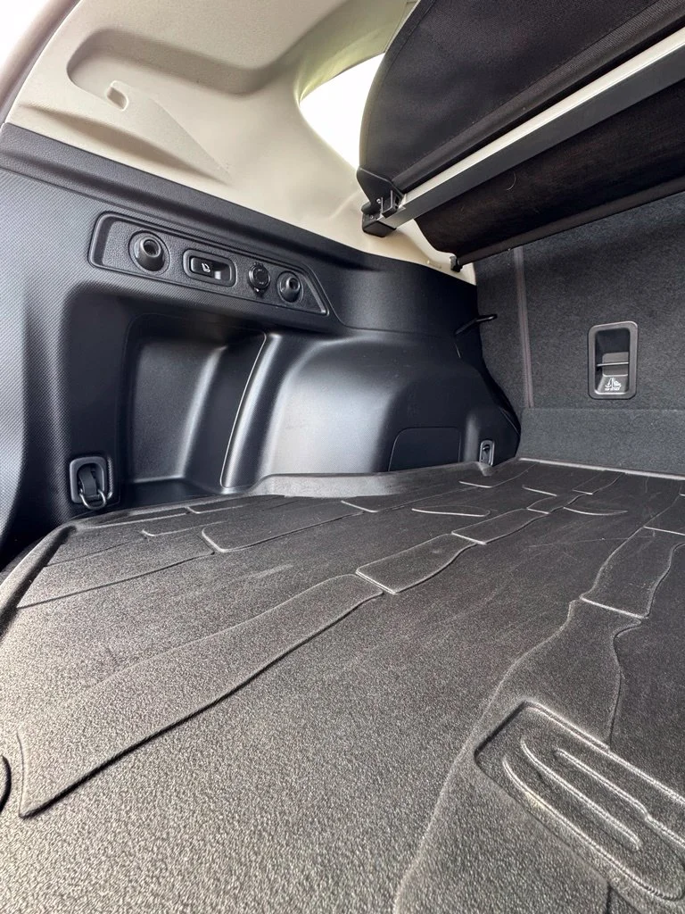 Used 2019 Ice Silver Metallic Subaru Touring image 11