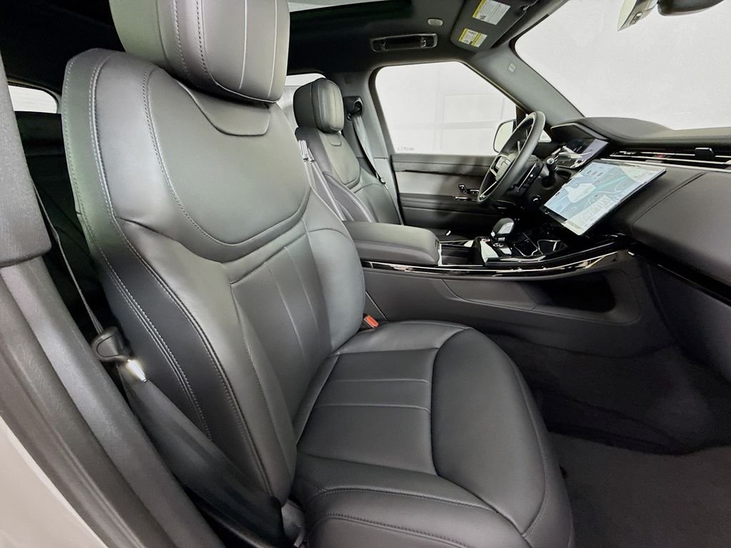 New 2026 Borasco Grey Land Rover Dynamic SE image 30