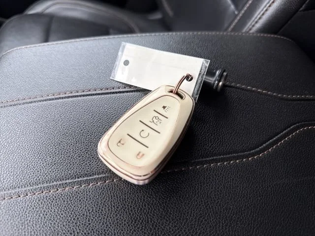 Used 2019 Graphite Metallic Chevrolet LT Leather image 30