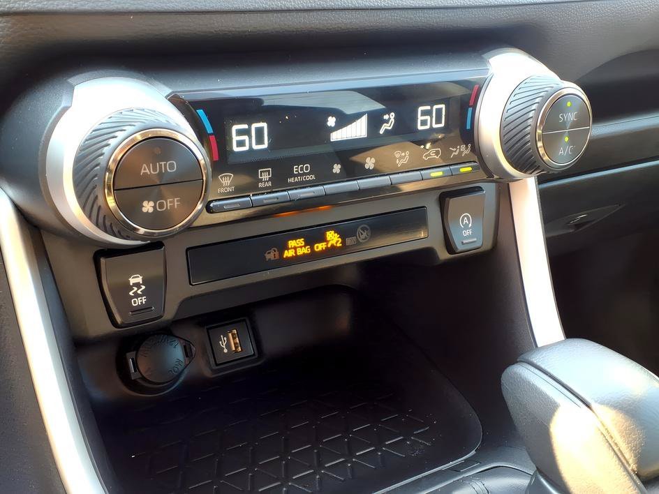 Used 2024 Ice Cap Toyota XLE image 19