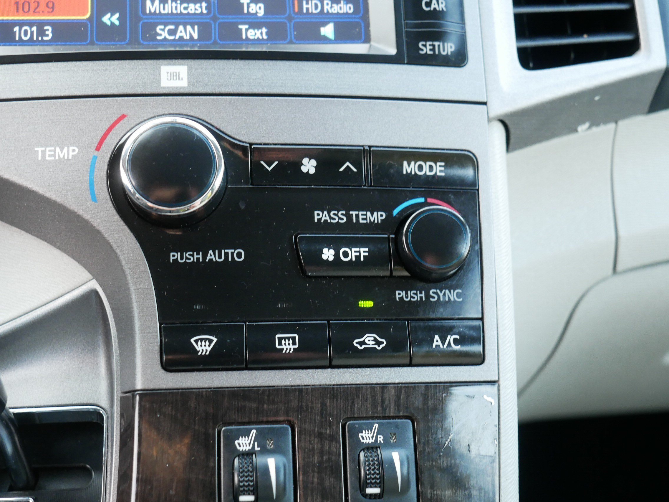 Used 2013 Magnetic Gray Metallic Toyota XLE image 23
