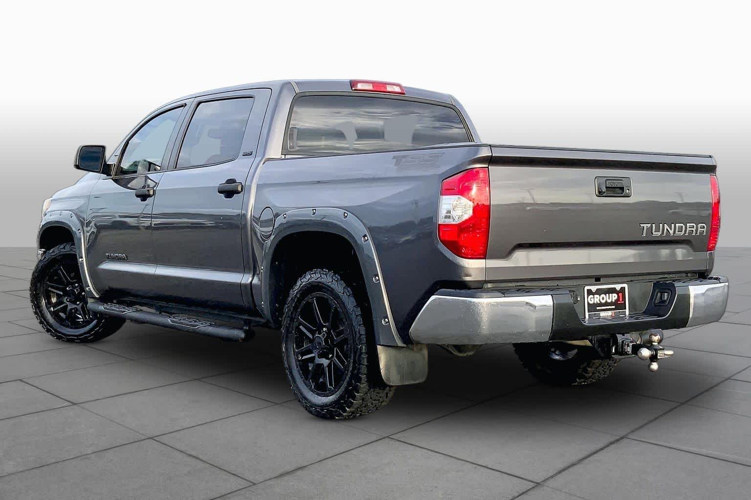 Used 2018 Magnetic Gray Metallic Toyota SR5 image 13
