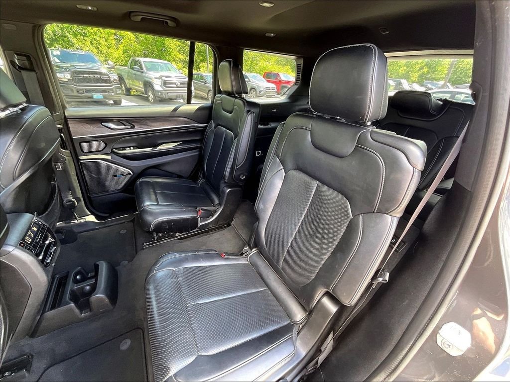 Used 2023 Baltic Gray Metallic Clearcoat Jeep Overland image 14