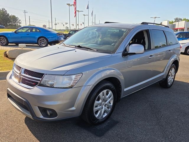 Used 2019 Silver Dodge SE image 3