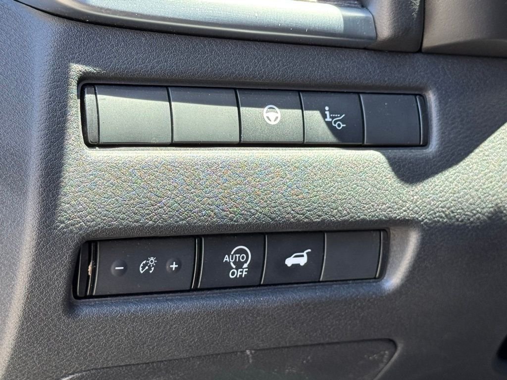 Used 2024 Gold Nissan Platinum image 21