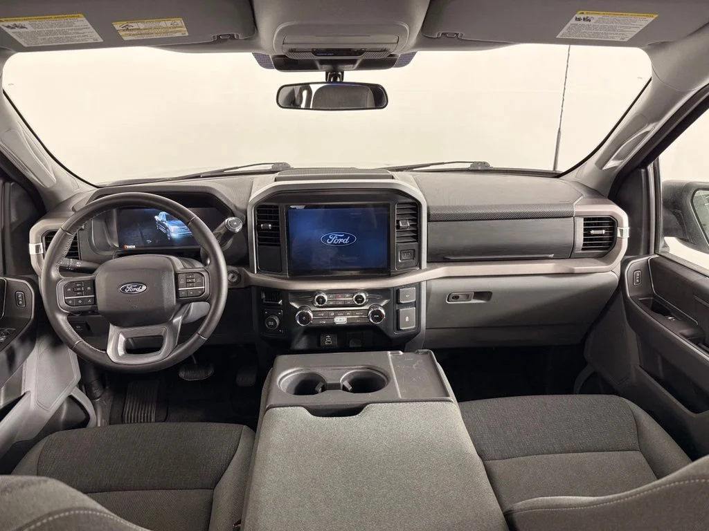 Used 2025 Silver Ford XLT image 2