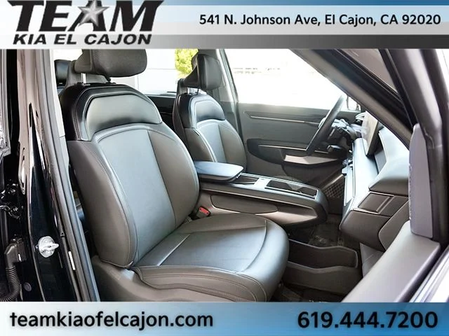 Used 2024 Black Kia Light Long Range image 12