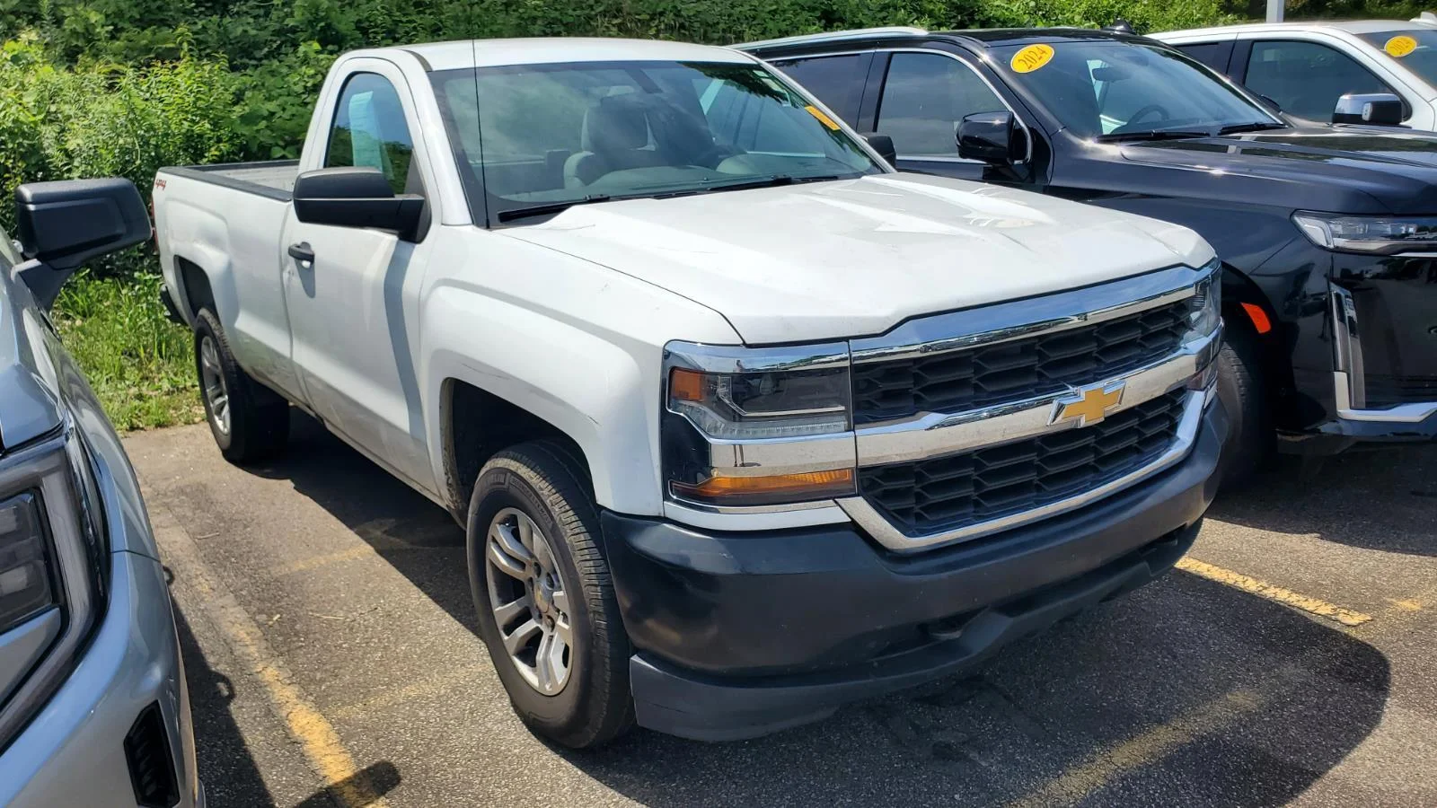 Used 2018 SUMMIT WHITE Chevrolet Work Truck image 3
