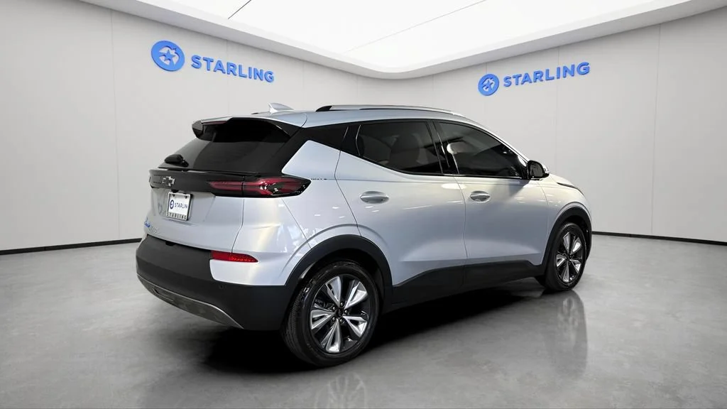 Used 2023 Silver Flare Metallic Chevrolet LT image 9