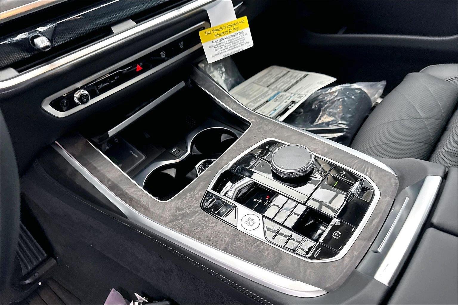 New 2027 Mineral White Metallic BMW xDrive40i image 17
