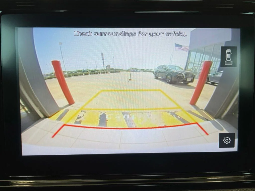 Used 2023 White Kia LXS image 7