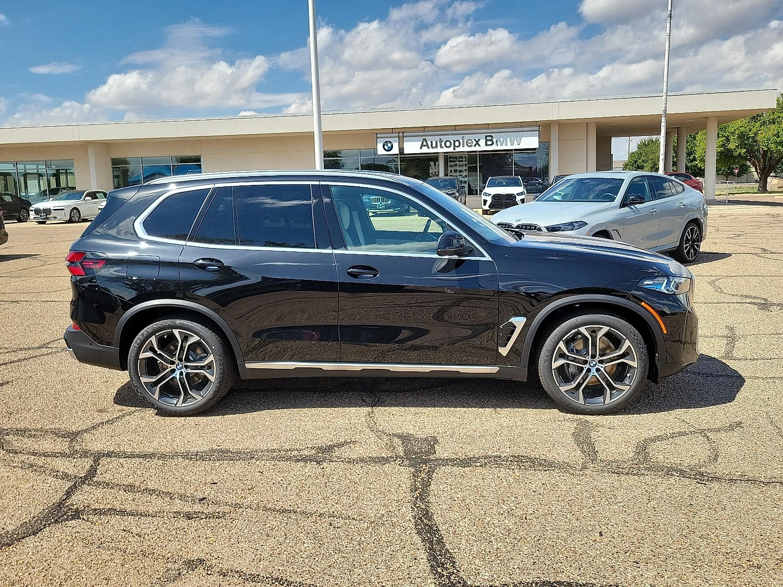 New 2026 Black Sapphire Metallic BMW xDrive40i All-Wheel Drive Sports Activity Vehicle image 5