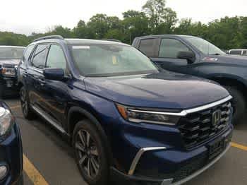 Used 2024 Obsidian Blue Pearl Honda Touring image 2