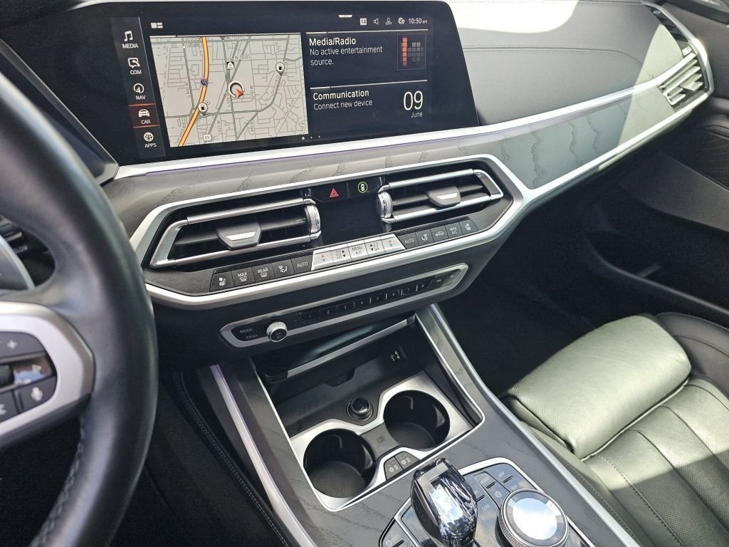 Used 2022 Black Sapphire Metallic BMW M50i image 39