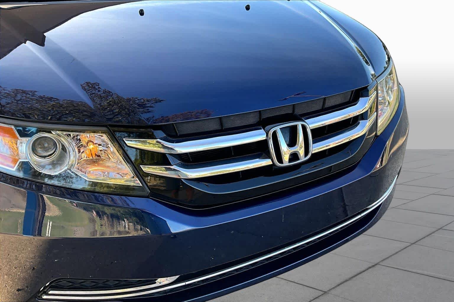 Used 2016 Obsidian Blue Pearl Honda EX-L image 29