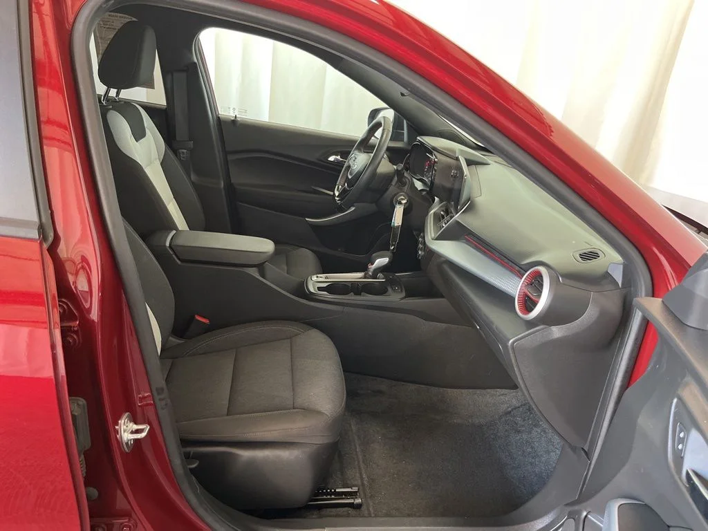 Used 2024 Red Chevrolet 1RS image 17