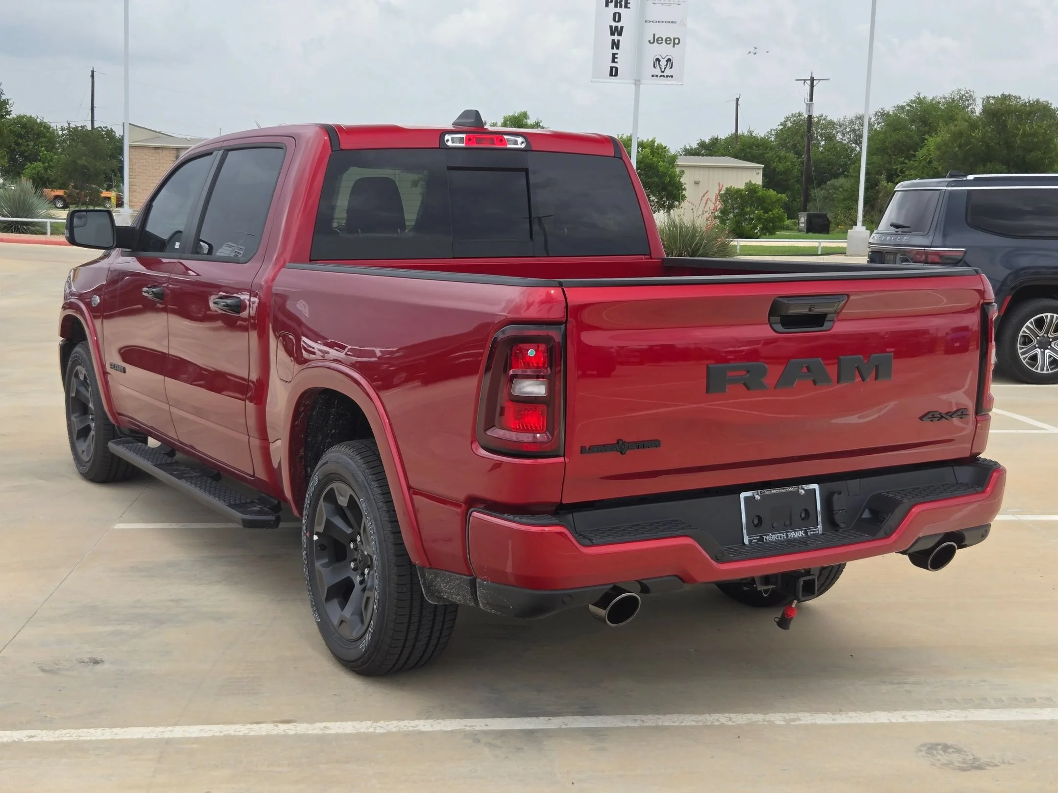 New 2026 Molten Red Pearl-Coat Exterior Paint RAM Big Horn/Lone Star image 5