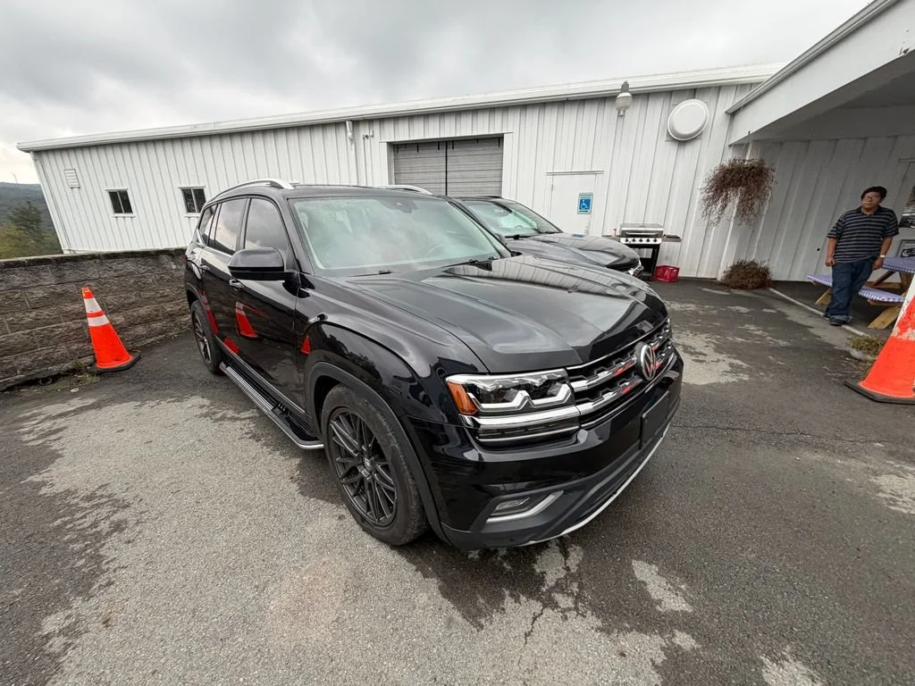 Used 2018 Black Volkswagen 3.6L V6 SEL image 7