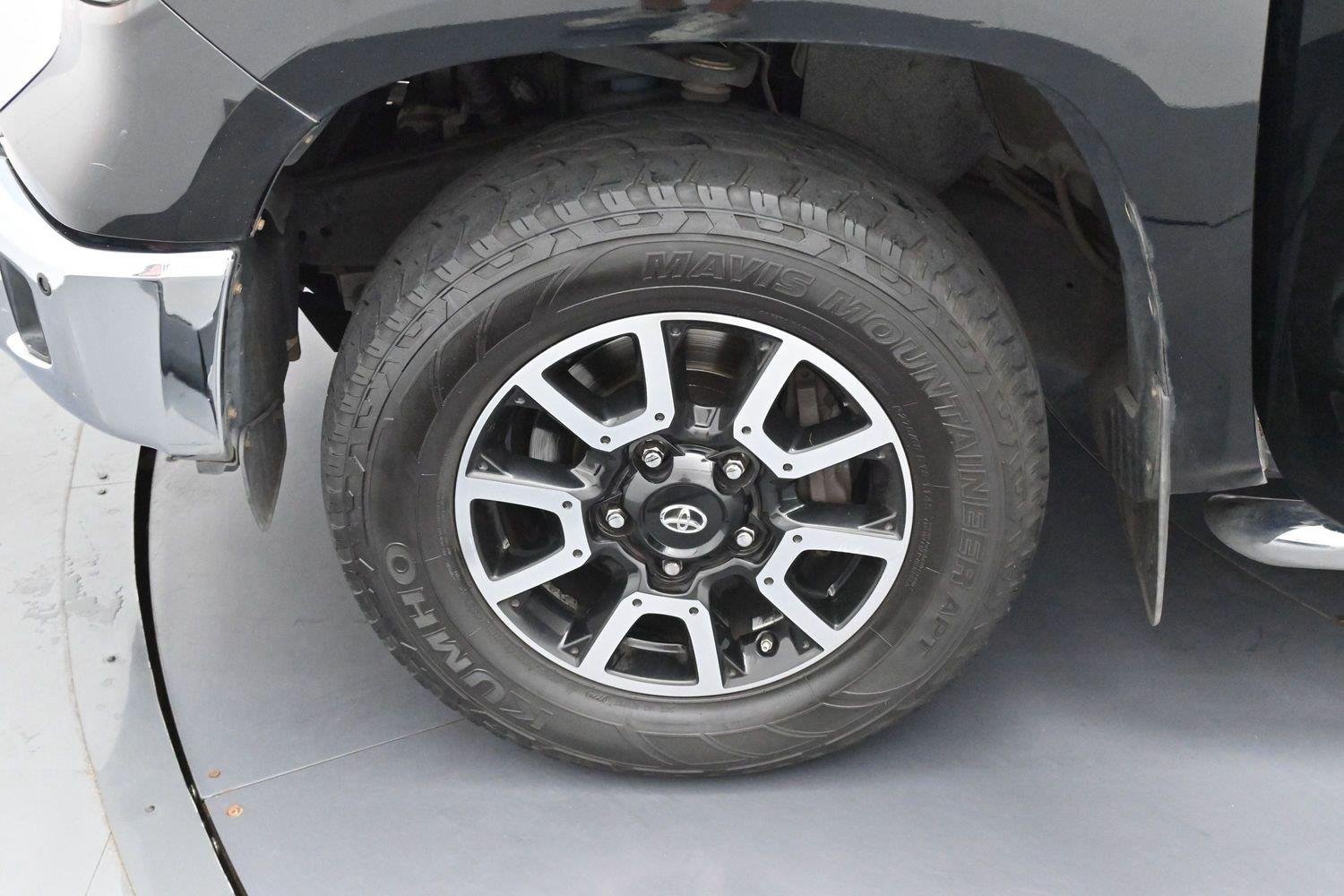 Used 2015 Attitude Black Metallic Toyota Limited image 32