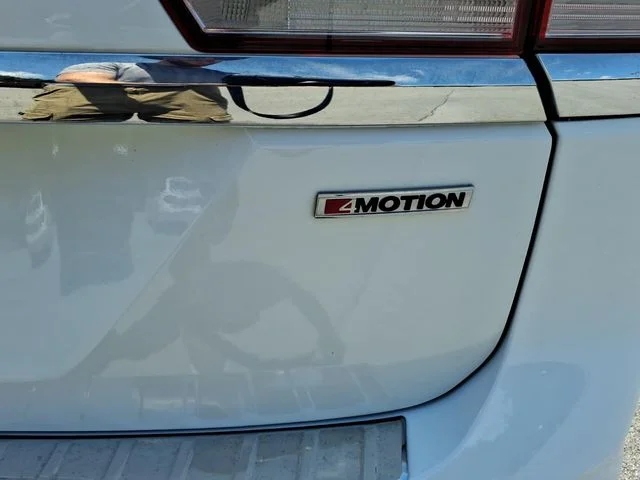 Used 2021 White Volkswagen SEL Premium image 9