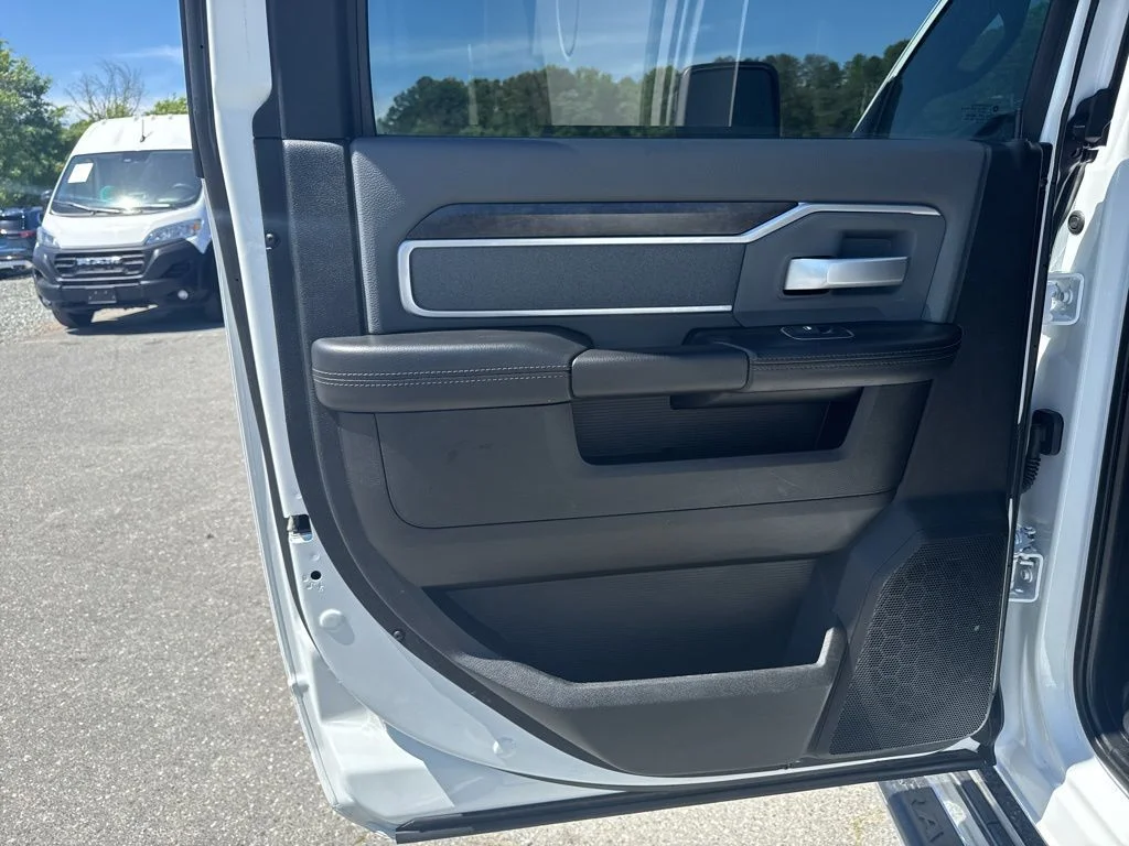 Used 2023 White Ram Big Horn image 25