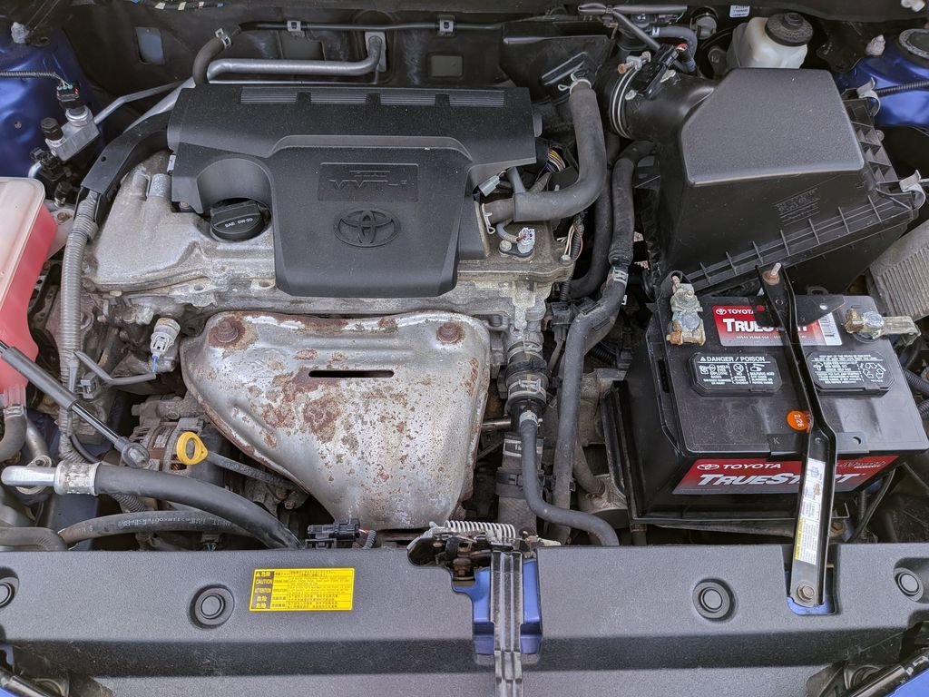 Used 2015 Blue Toyota LE image 30