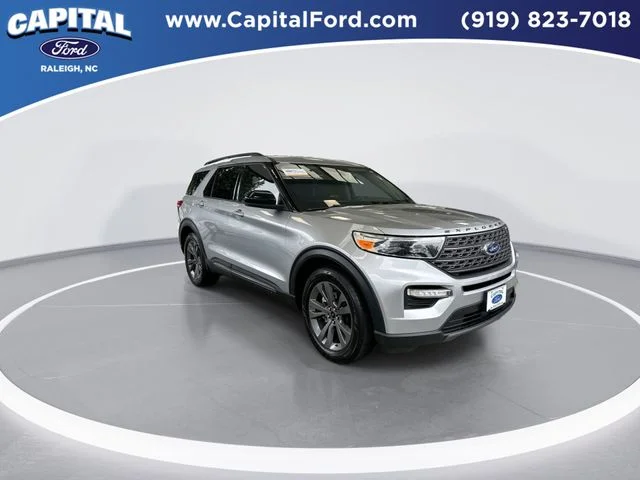 Used 2023 Silver Ford XLT image 2