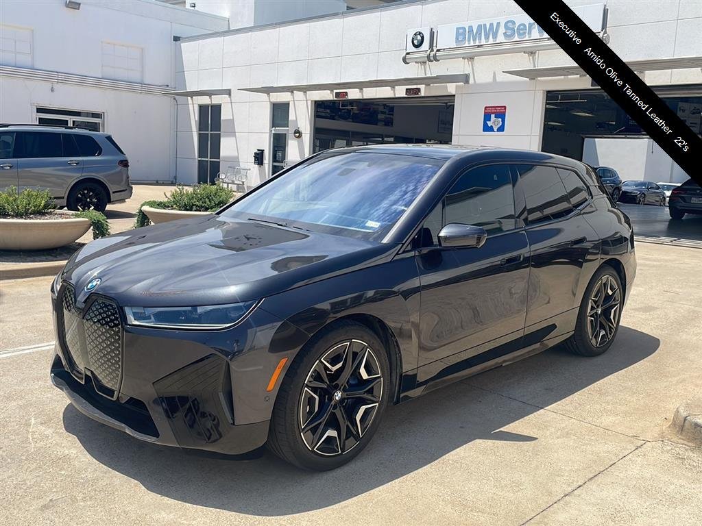 2023 BMW iX M60's photo