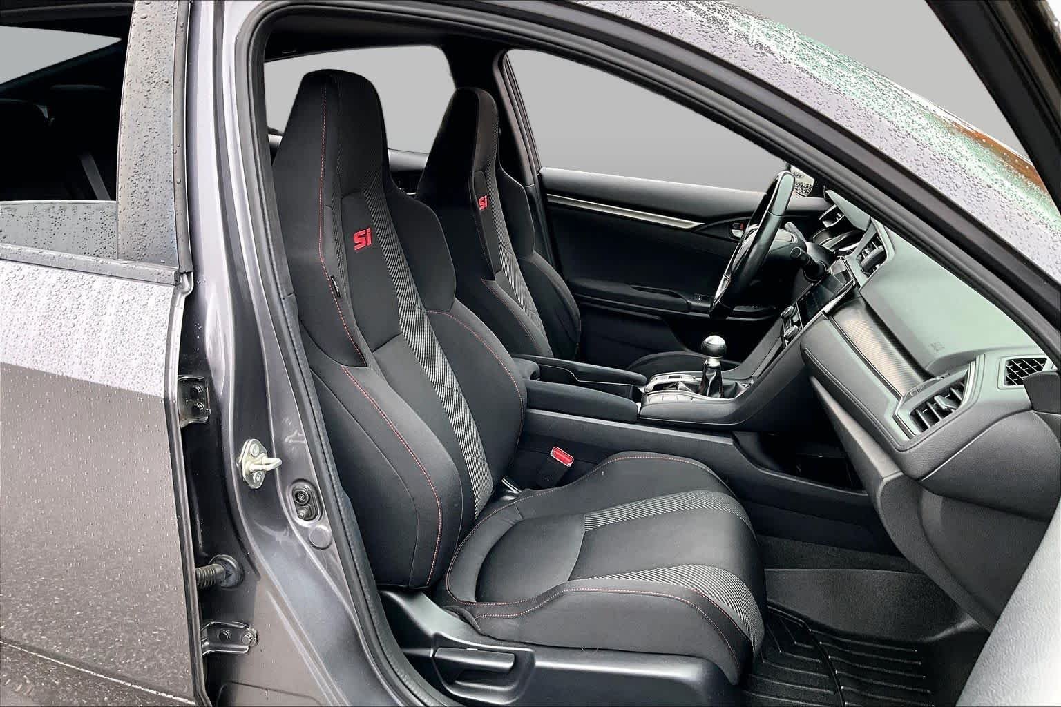 Used 2018 Modern Steel Metallic Honda  image 8