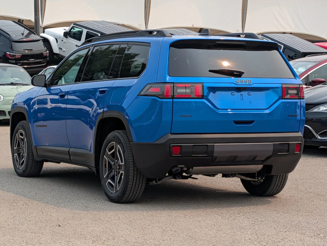 New 2026 Blue Jeep Laredo - - 4x4 - 1.6L Turbo Hybrid - Uconnect 5 w/ 12.3 Screen & More! image 6