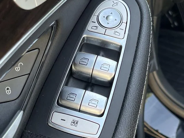 Used 2019 Black Mercedes-Benz GLC 350e image 30