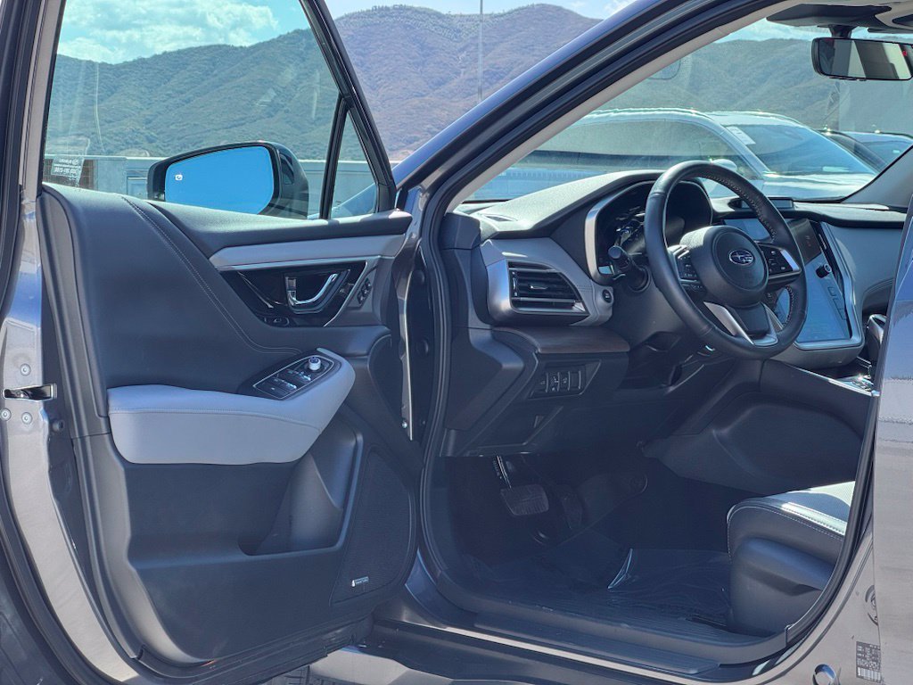 Used 2025 Gray Metallic Subaru Limited XT image 9