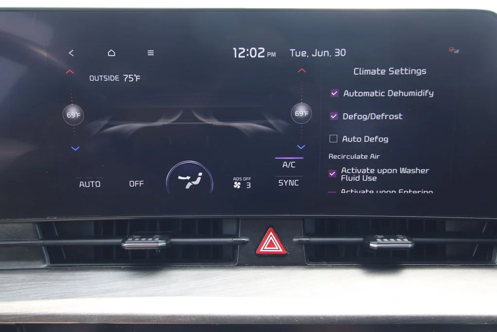 Used 2023 Red Kia X-Pro Prestige image 34