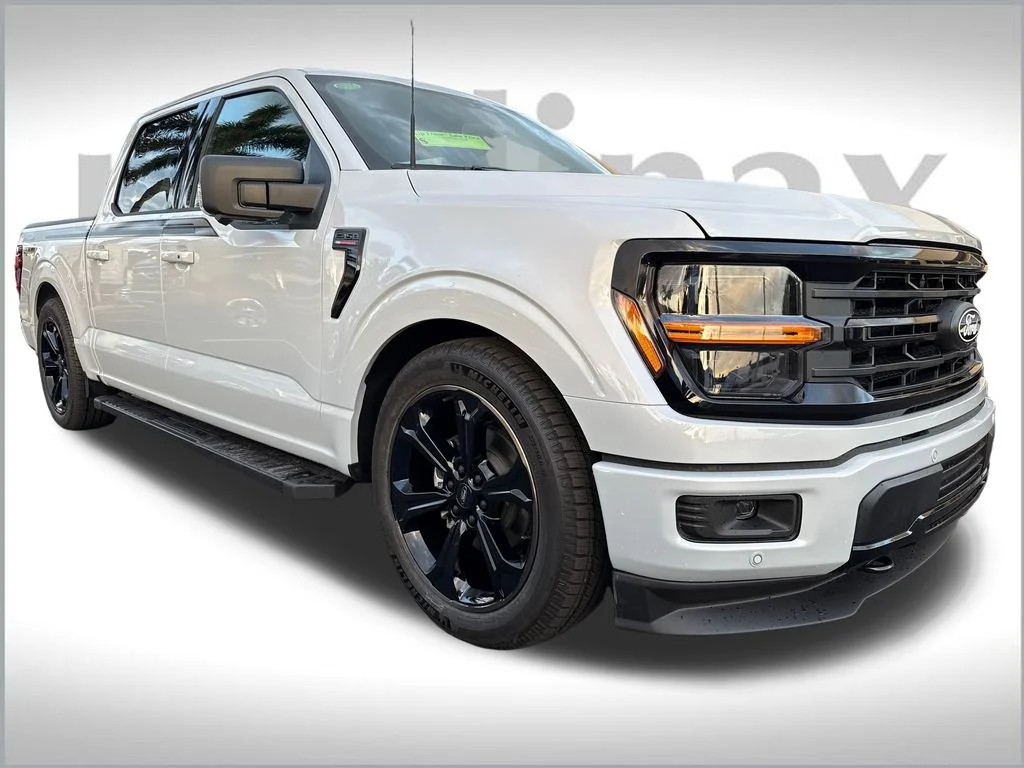 New 2025 White Ford XLT image 1