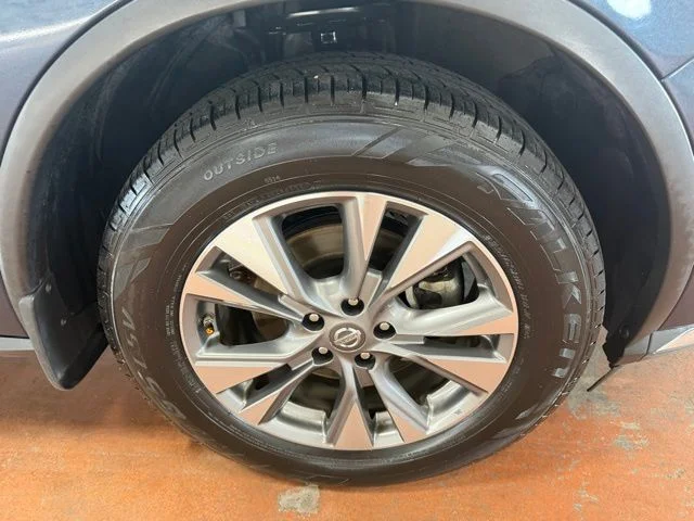 Used 2017 Arctic Blue Metallic Nissan SV image 8