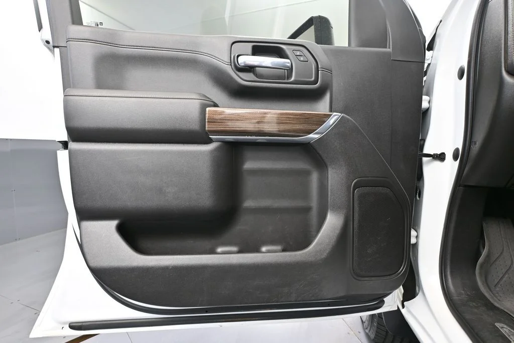 Used 2022  Chevrolet LT image 22