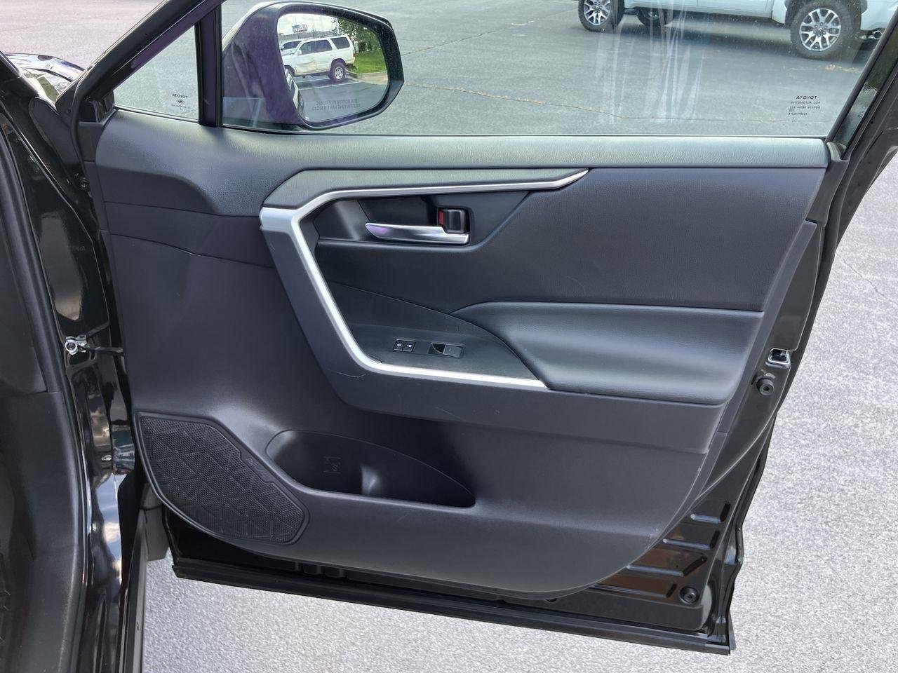 Used 2024 Black (Midnight Black Metallic) Toyota XLE image 31