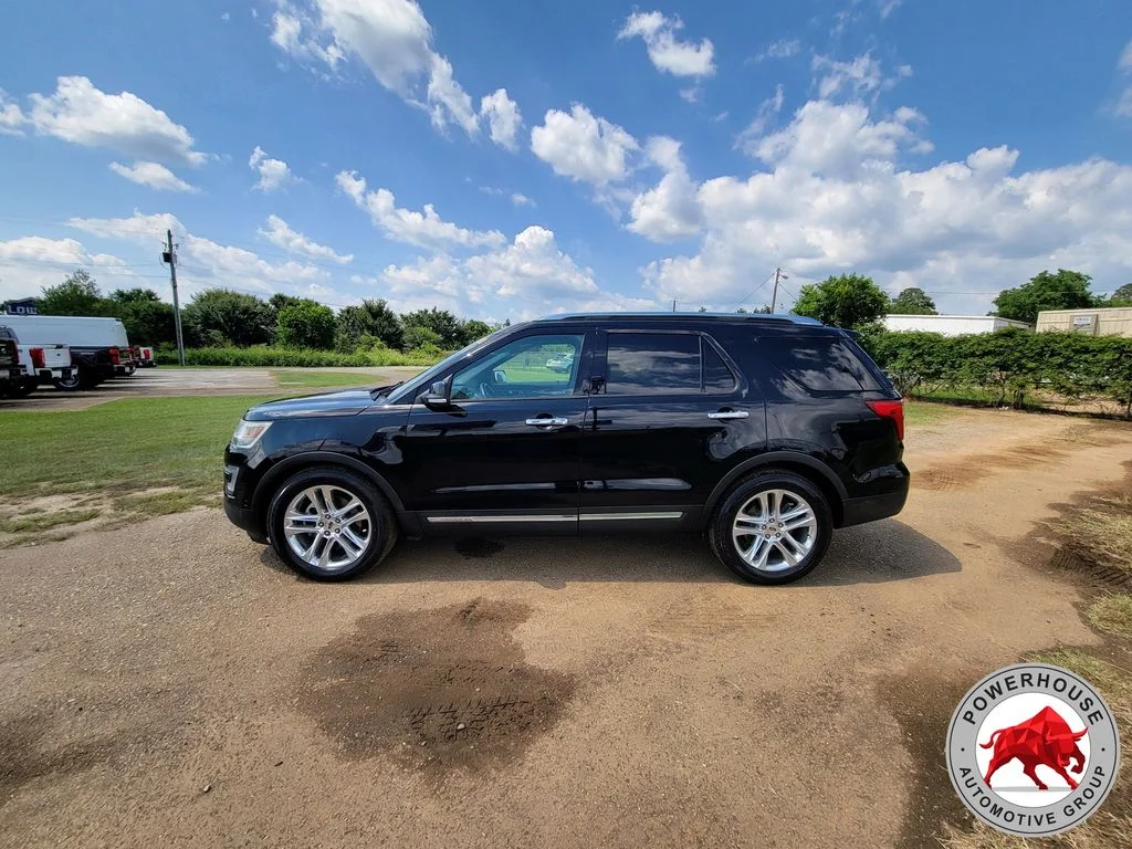 Used 2016 Black Ford Limited image 3