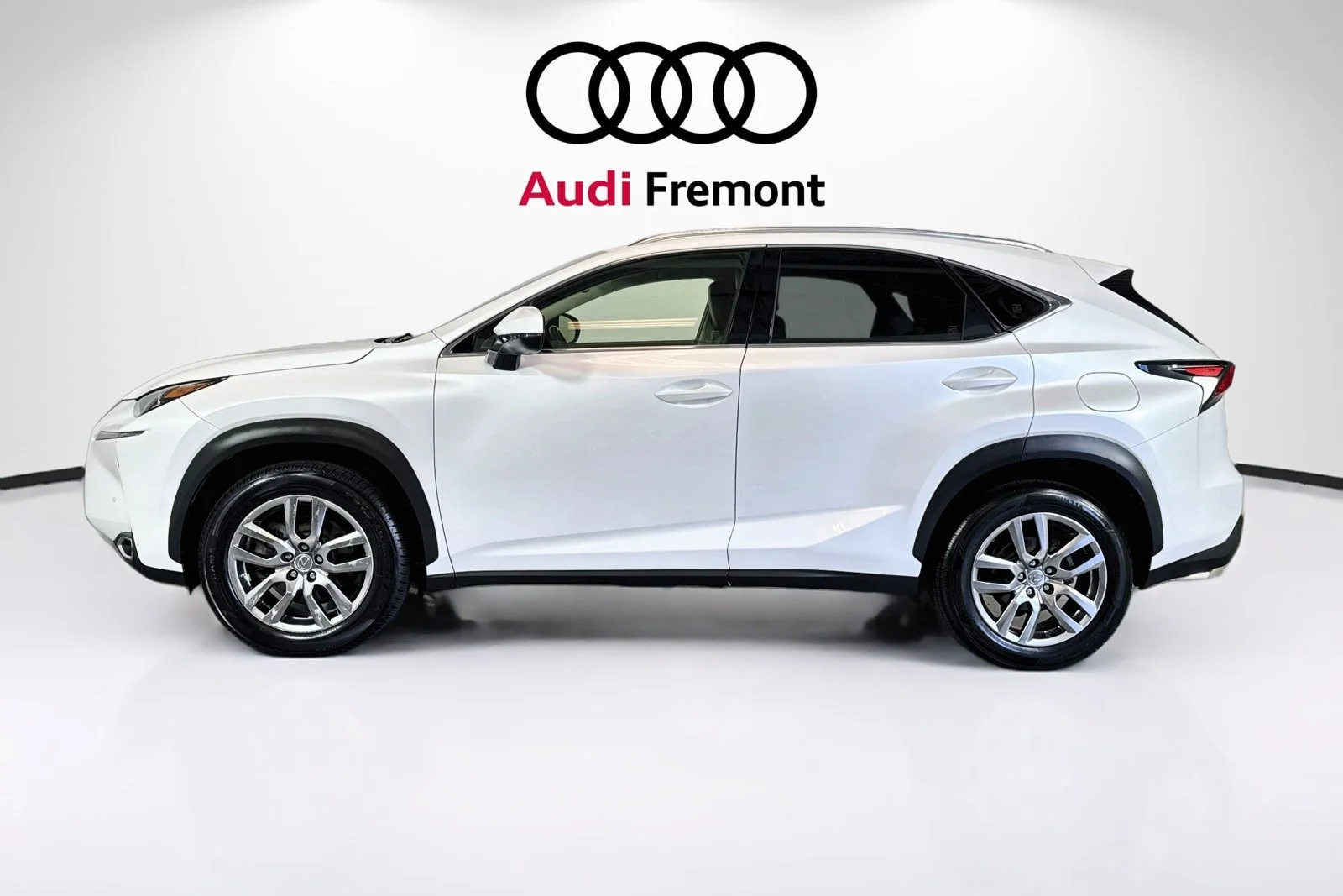 Used 2015 Eminent White Pearl Lexus  image 1