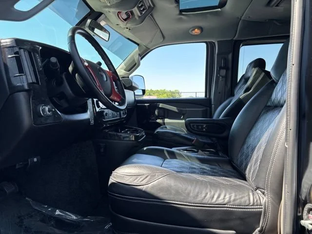 Used 2021 ONYX BLACK GMC CARGO image 16