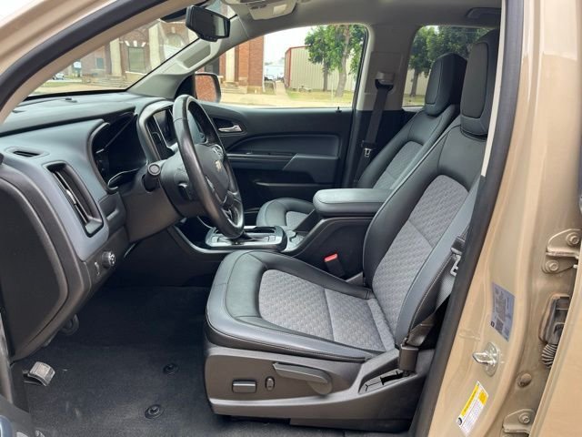 Used 2022 Beige Chevrolet Z71 image 14