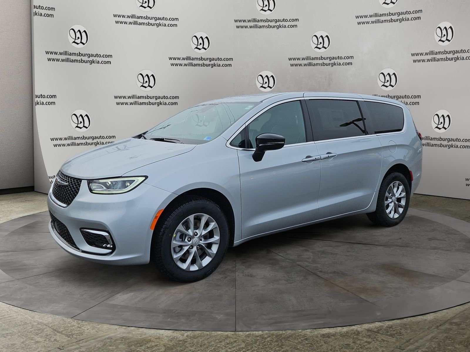 2026 Chrysler Pacifica Limited AWD's photo