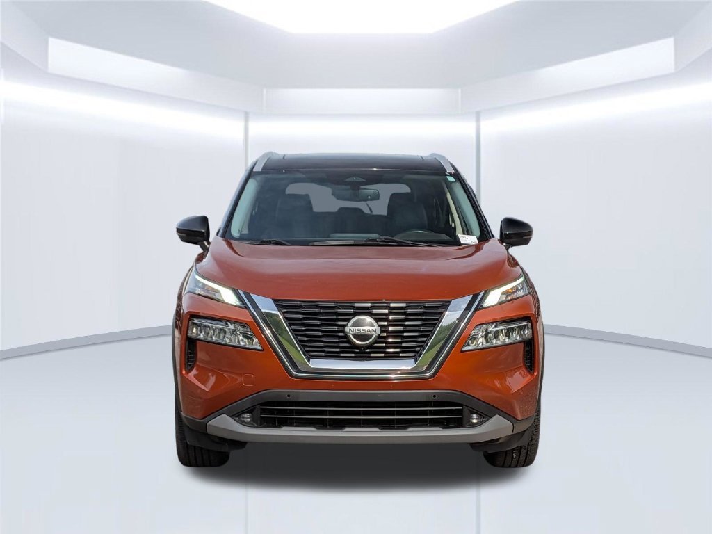 Used 2021 Orange Nissan SL image 11