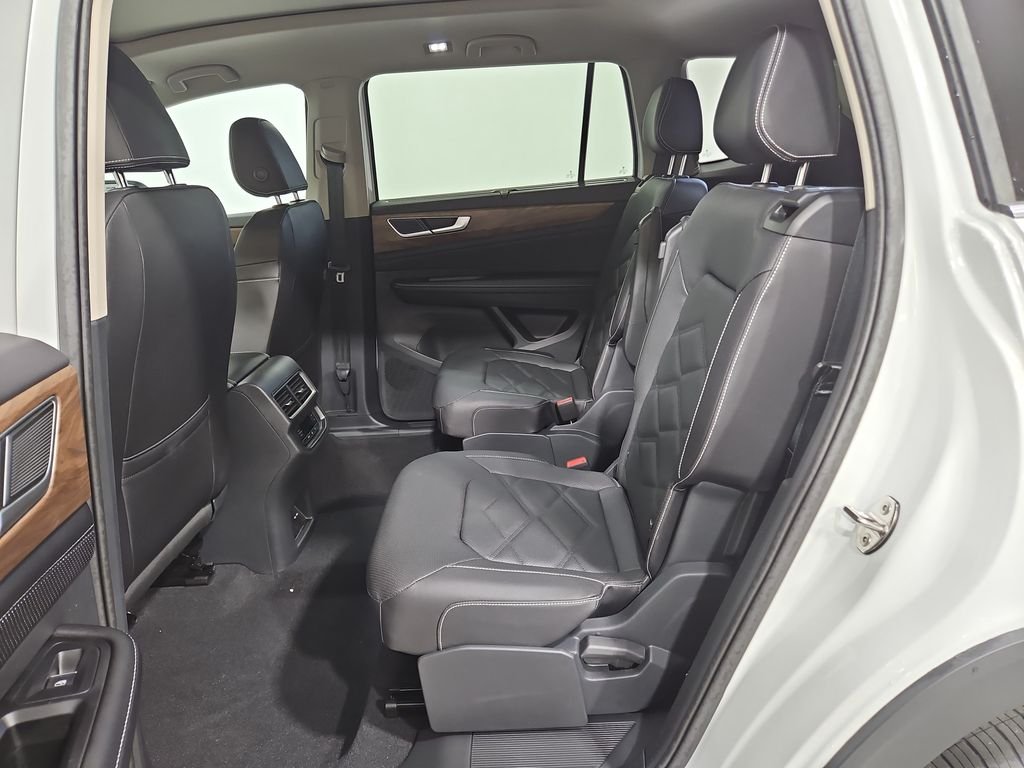 New 2026 White/off-white Volkswagen SE w/Technology image 23
