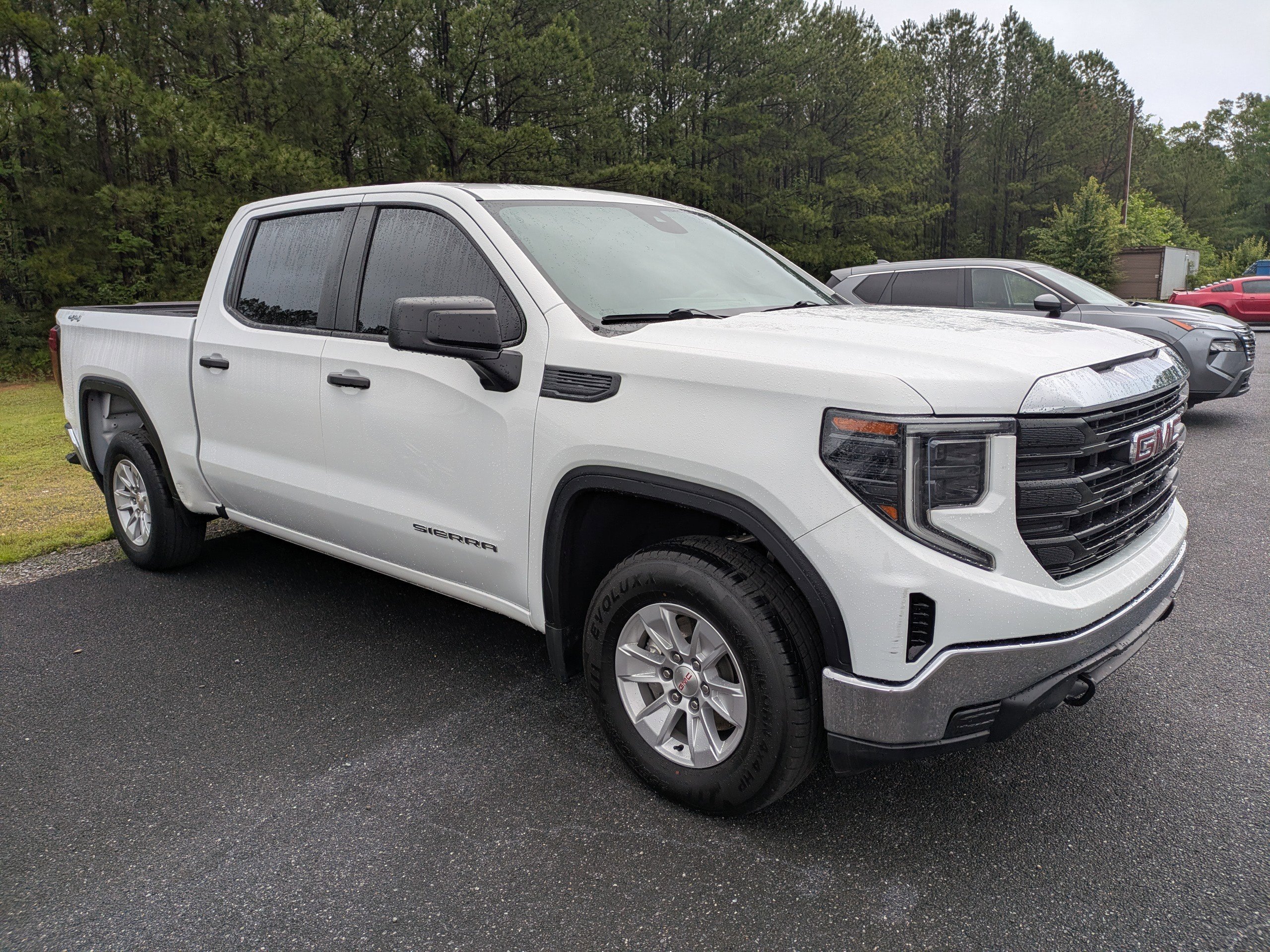 2023 GMC Sierra 4WD Crew Cab Short Box Pro's photo