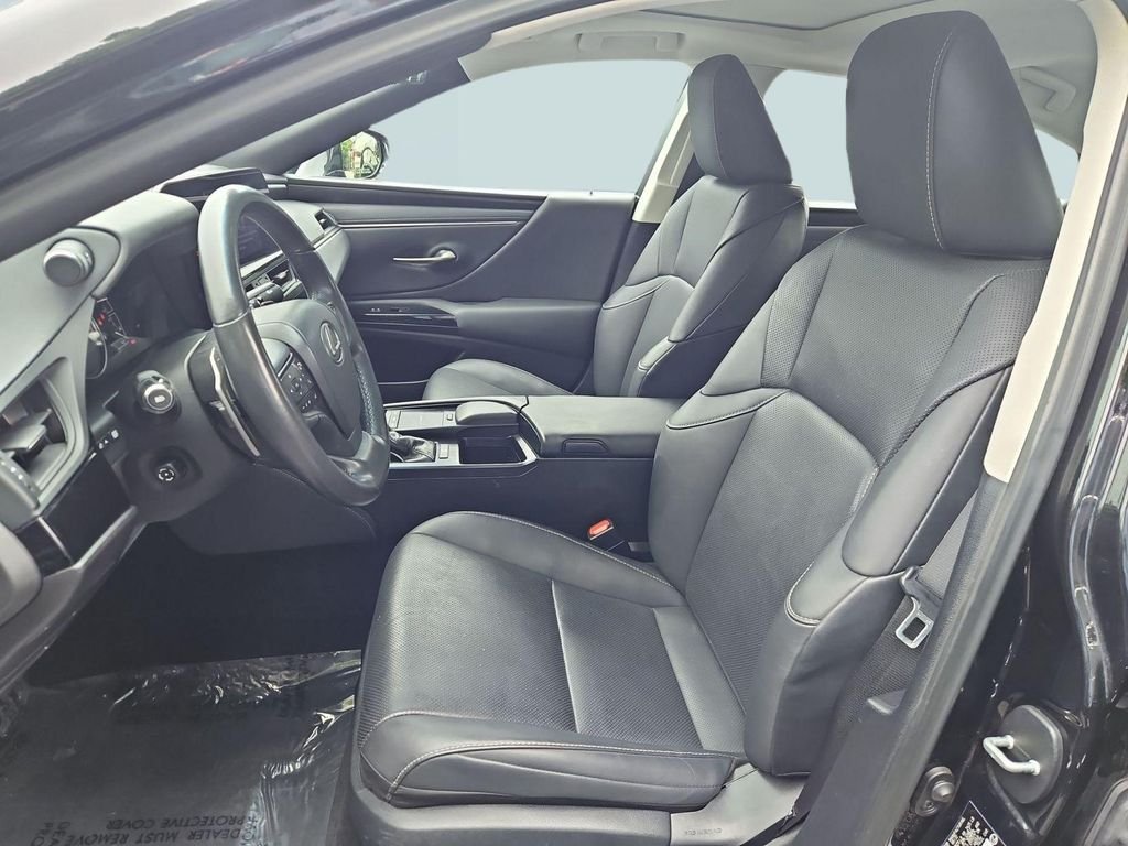 Used 2022 Black Lexus 250 image 21