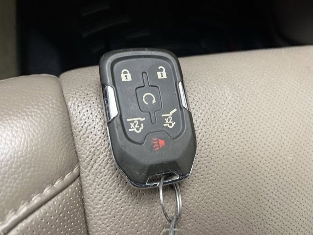 Used 2015 Summit White Chevrolet LTZ image 28
