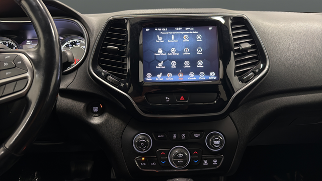 Used 2020 Diamond Black Crystal Pearlcoat Jeep Limited image 12